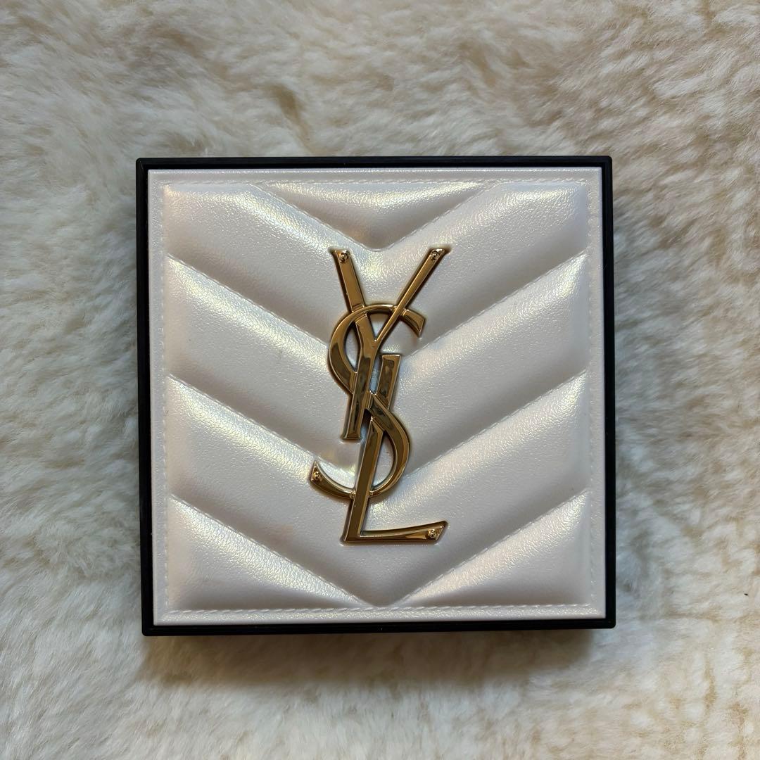 YSL オールアワーズ ハイパールミナイザー 01