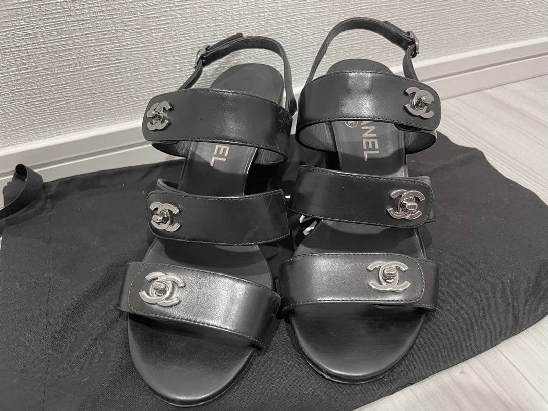 【美品】CHANEL ターンロックサンダル ヒール7cm