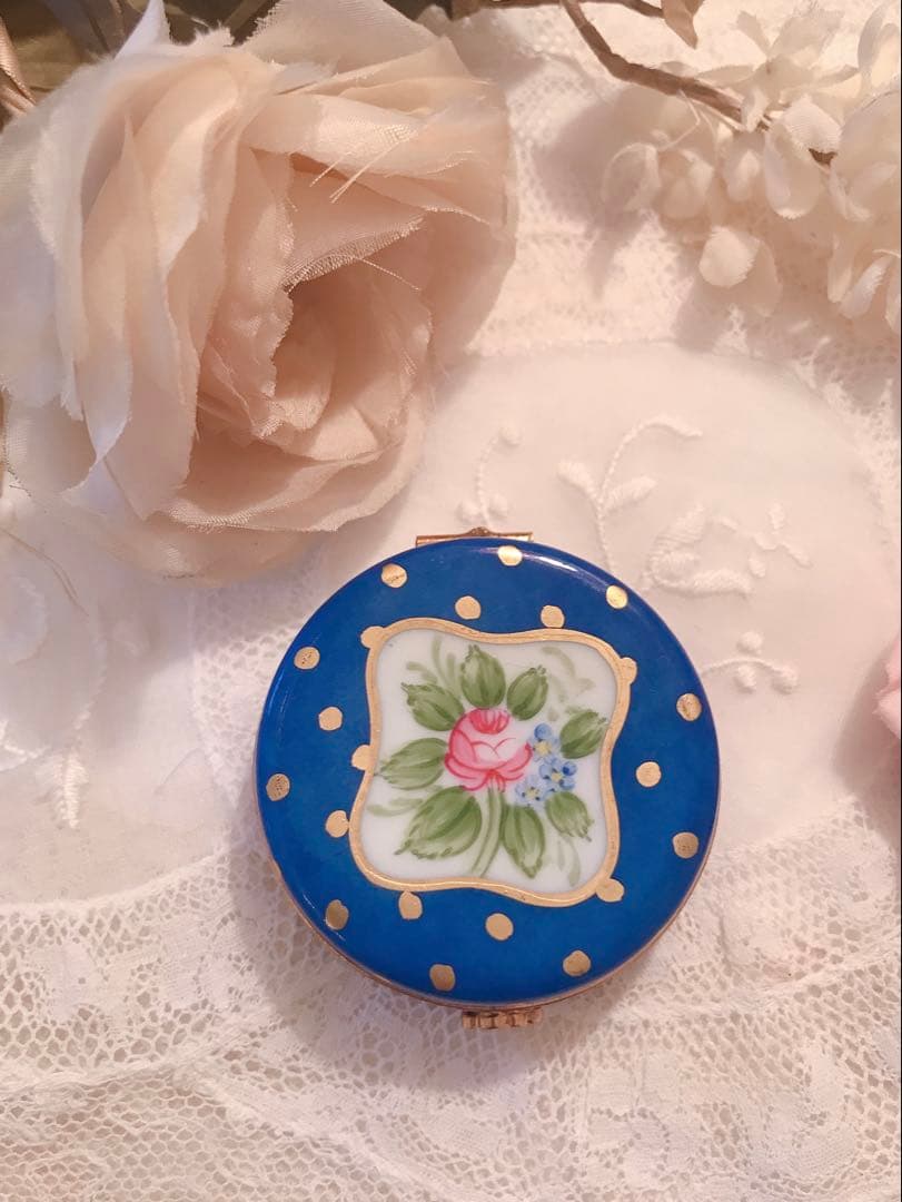 リモージュ　ロイヤルブルーのピルケース