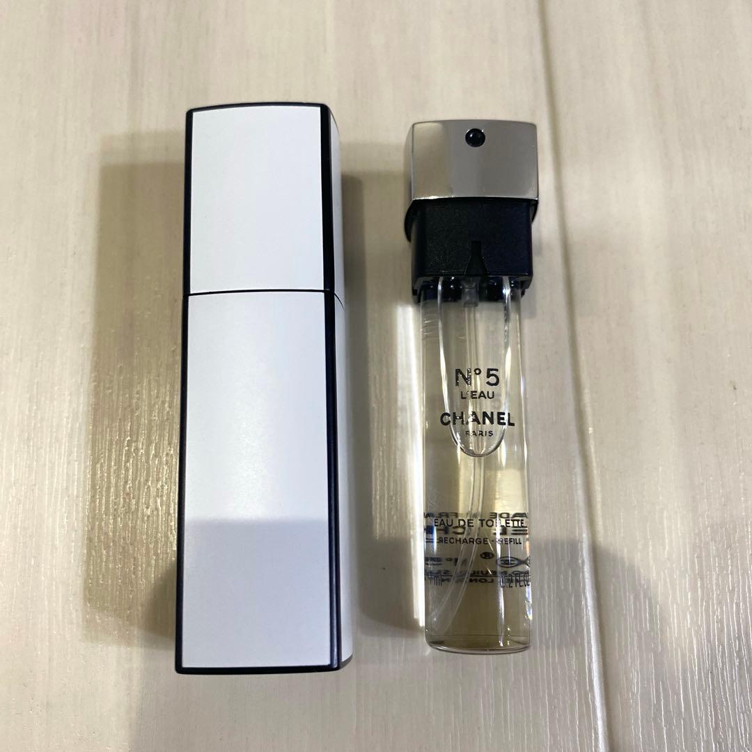 シャネル　No.5ローオードゥトワレット　パーススプレイ　チャームチェーン付き
