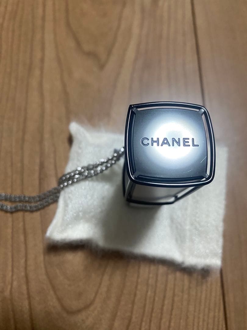 シャネル　No.5ローオードゥトワレット　パーススプレイ　チャームチェーン付き