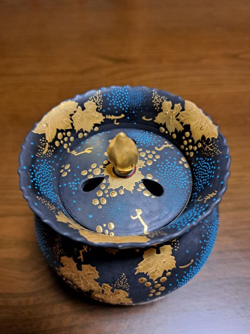 仲田錦玉作　香炉　青粒唐草　九谷焼