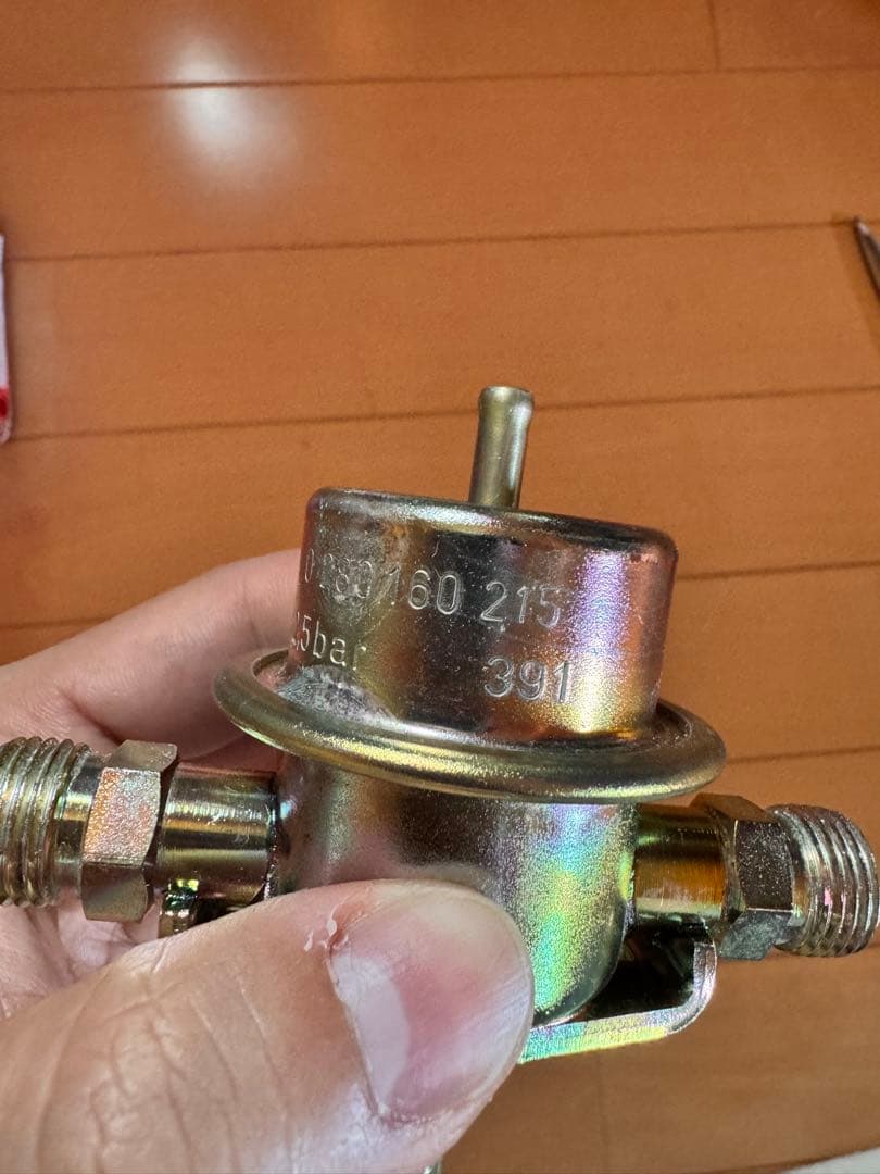 BOSCH 燃料圧力レギュレーター 0 280 160 215