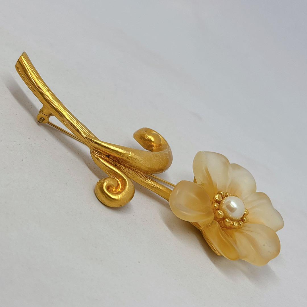 KENZO ケンゾー フェイクパール フラワー ブローチ ゴールドカラー