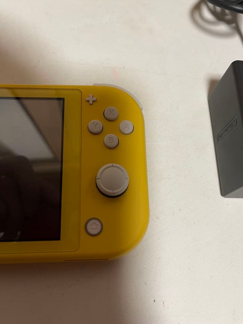 Nintendo Switch HDH-001 2台まとめて売りです。