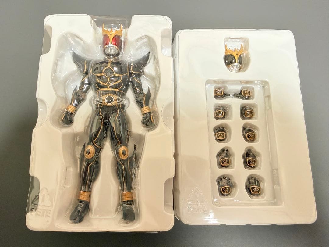 S.H.Figuarts 真骨頂製法 仮面ライダークウガ アルティメットフォーム