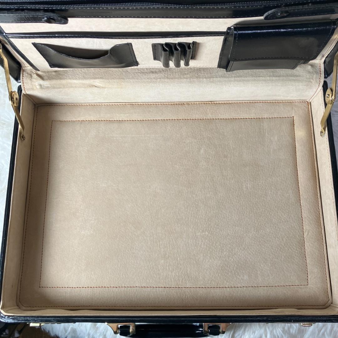極美品 オールレザー 本革 アタッシュケース ビジネスバッグ ダイヤルロック