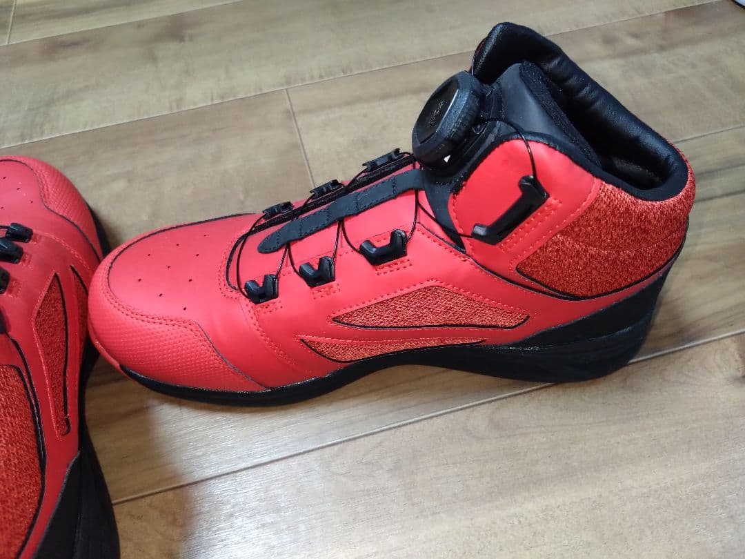 ミズノ　安全靴　２７センチ　新品　未使用