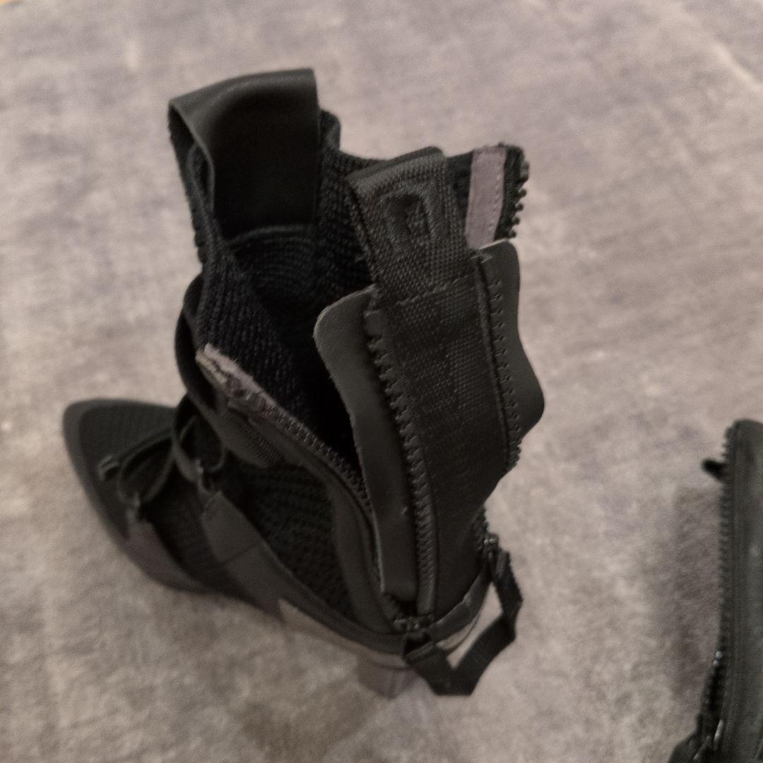 UNITEDNOODスポーティーブラックブーツ 高ヒール