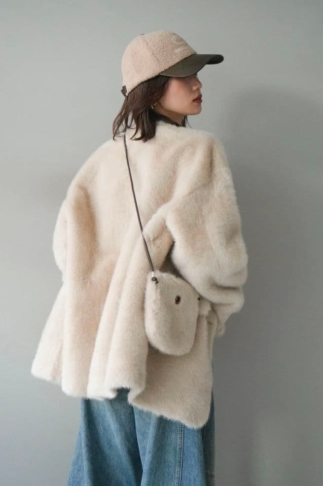 新品未使用品☆Lumierバッグ付エコファーノーカラーコート/beige