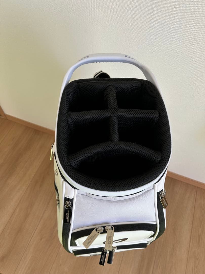 マスターバニーエディション　キャディバッグ　ホワイト　白黒　未使用　限定