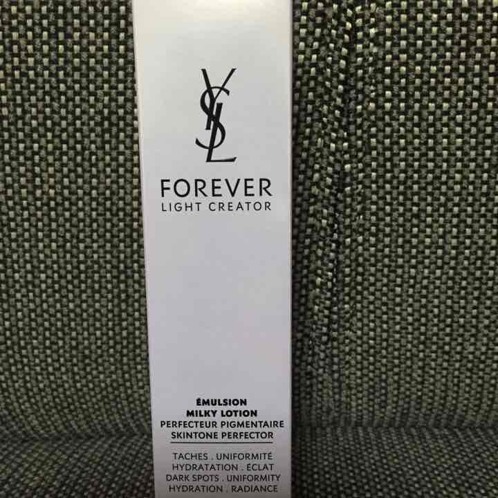 イブサンローラン、フォーエバーライトクリエイターエマルジョン