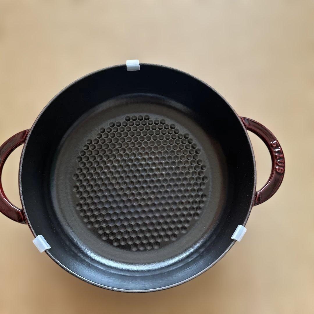 STAUB 鋳鉄製 両手鍋 24cm ダークレッド おまけ付