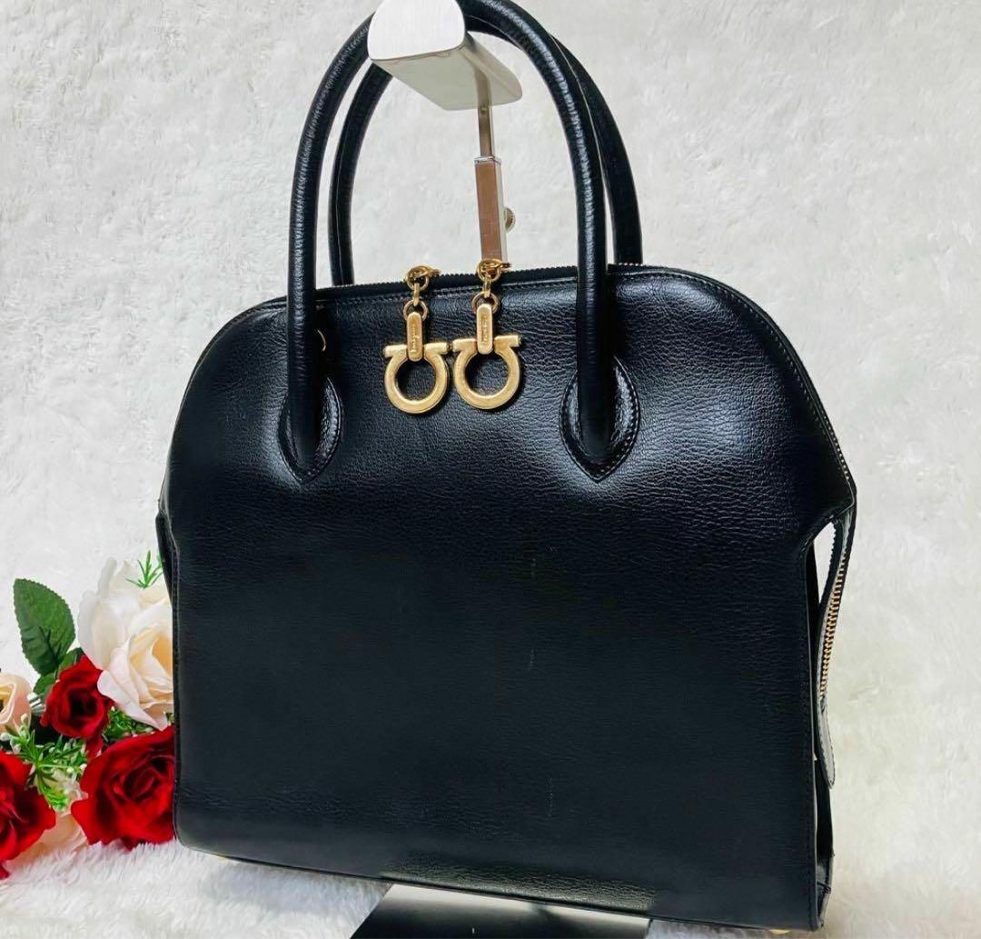 ⭐︎ヨンちゃん⭐︎ サルヴァトーレフェラガモ　ハンドバッグ　金ガンチーニ