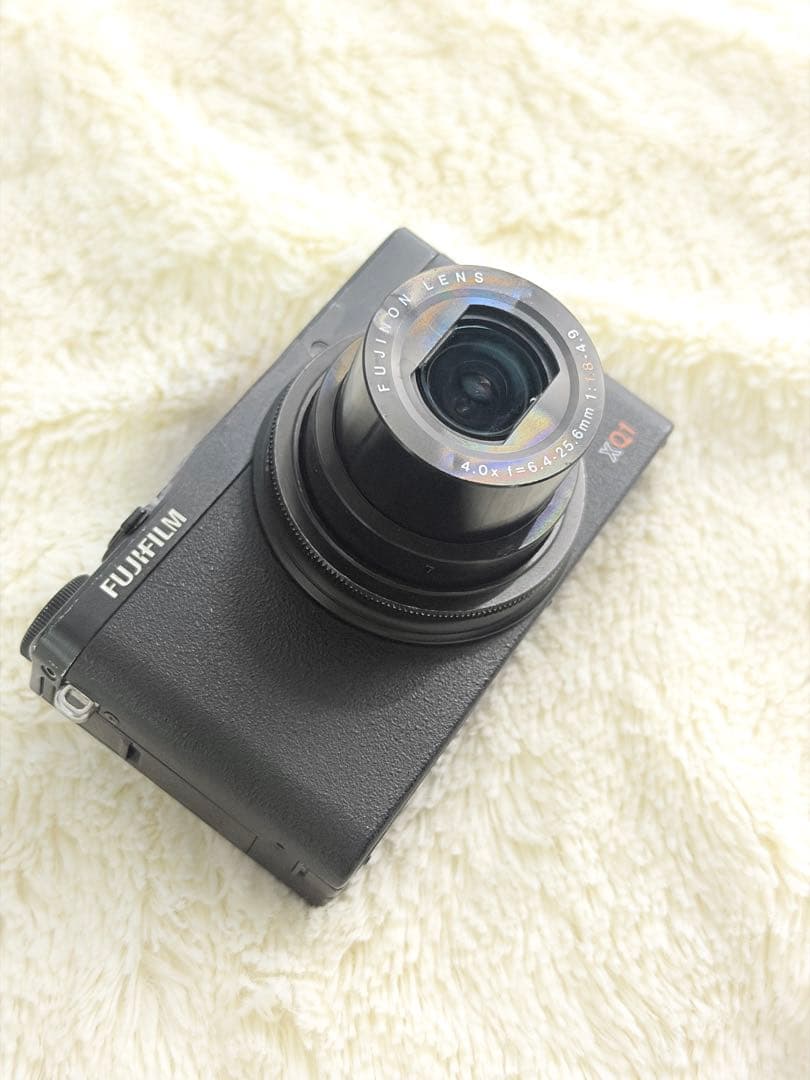 FUJIFILMプレミアムコンパクトデジタルカメラXQ1