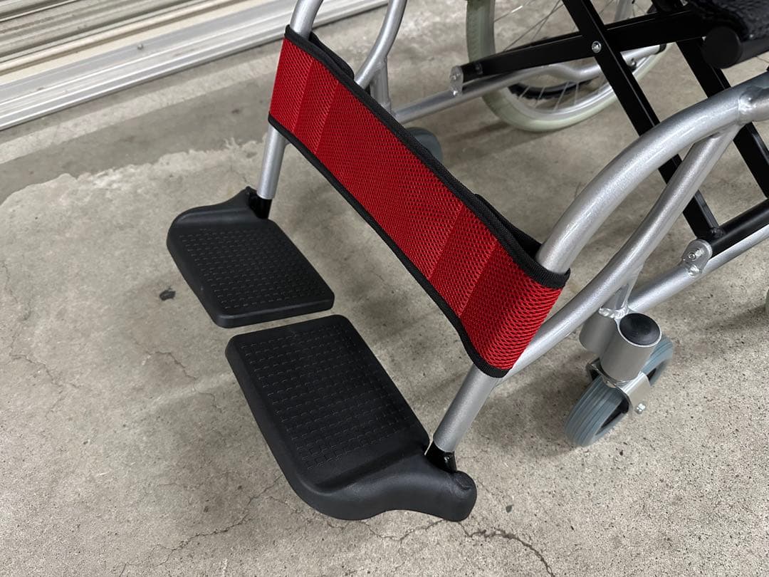 美品　Care-Tecケアテックジャパン 自走式車椅子 CA-70SU スマイル