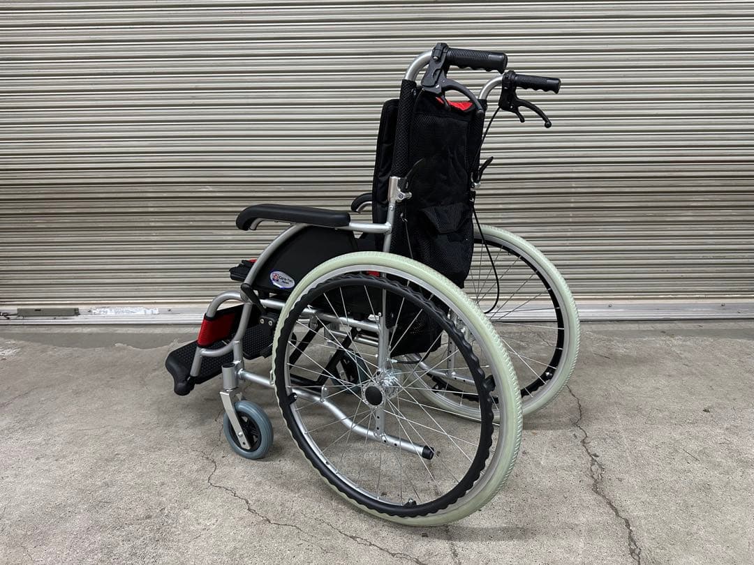 美品　Care-Tecケアテックジャパン 自走式車椅子 CA-70SU スマイル