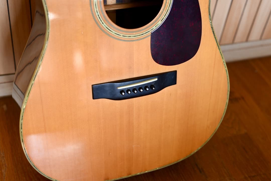 Morris　W-30　モーリスアコースティックギター　ケース付き