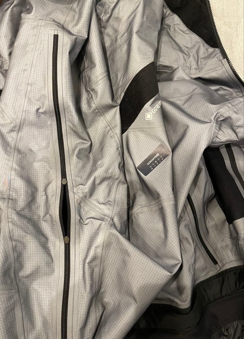 世界限定200着 tilak ACRONYUM ティラック アクロニウム M 黒