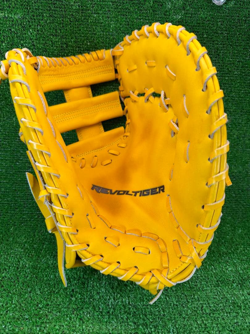 ミツワタイガー　REVOLTIGER　軟式　ファーストミット