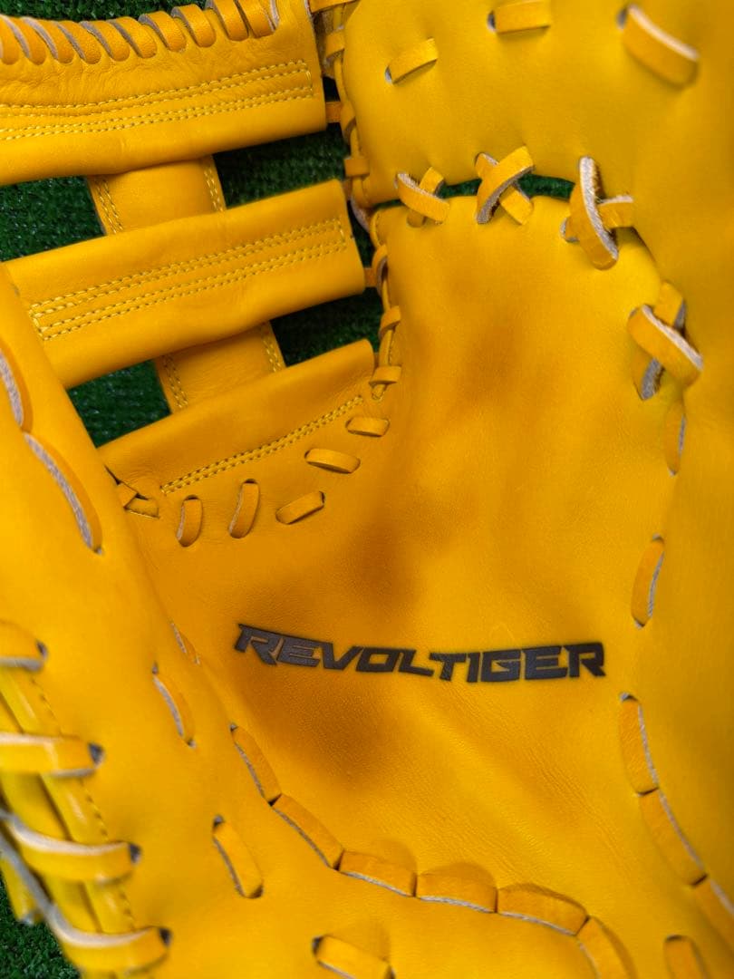 ミツワタイガー　REVOLTIGER　軟式　ファーストミット