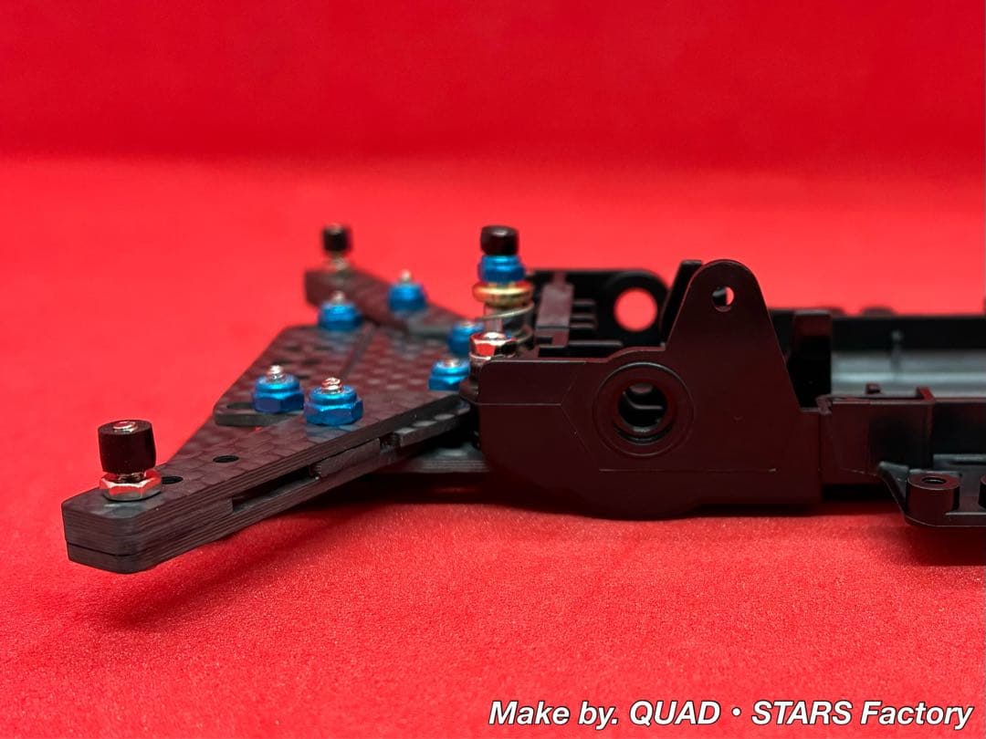 【ミニ四駆・VZ用】1軸リヤアンカー／19mm対応　ブラックアウト／カーボン