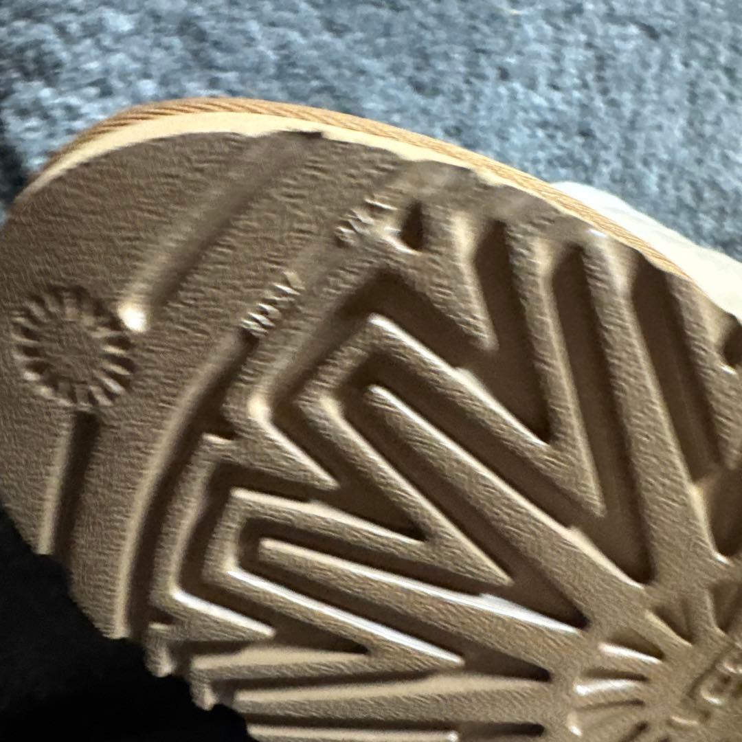 UGG アグ　ムートンブーツ　チェスナット　クラシックミニ　7サイズ　新品未使用