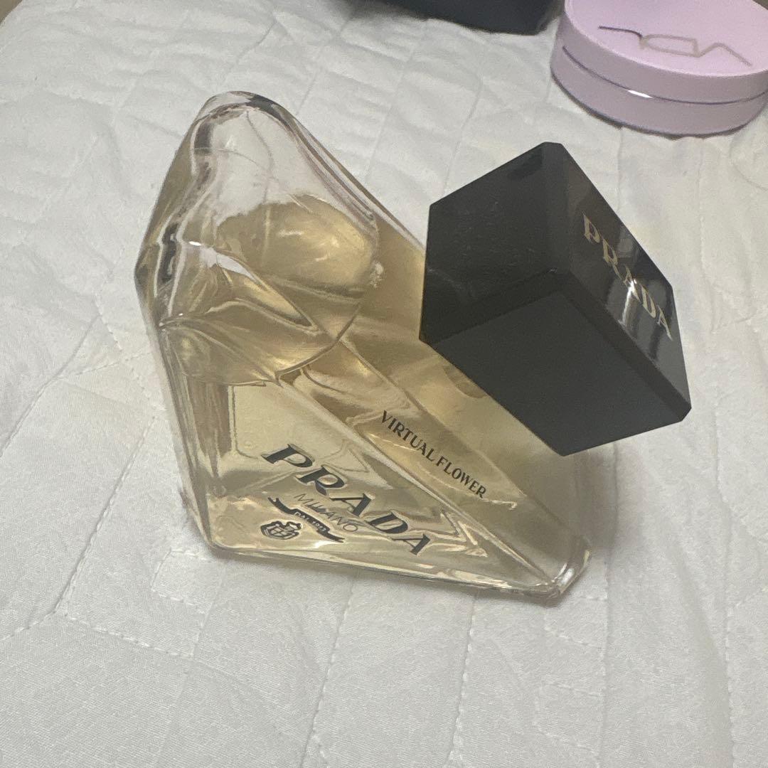 PRADA Virtual Flower 香水