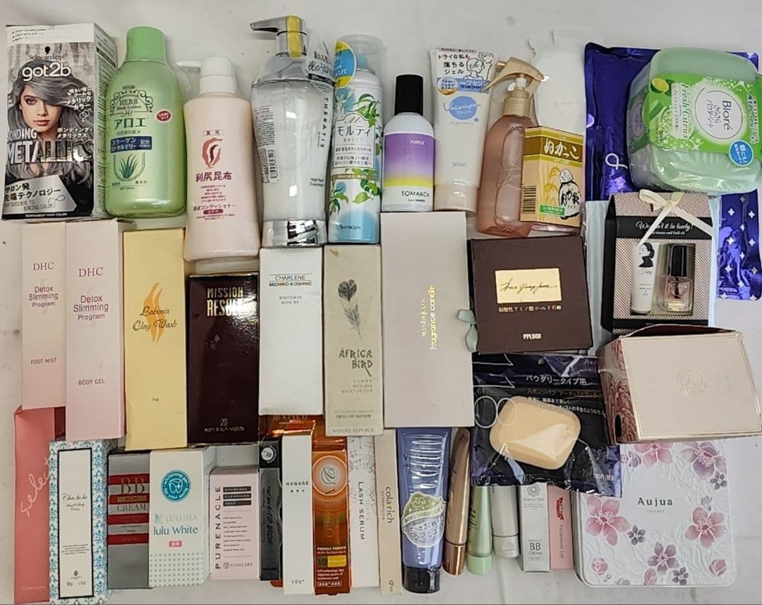 新品未使用　化粧品など大量まとめ売り（基礎化粧 スキンケアヘアケアコスメその他）