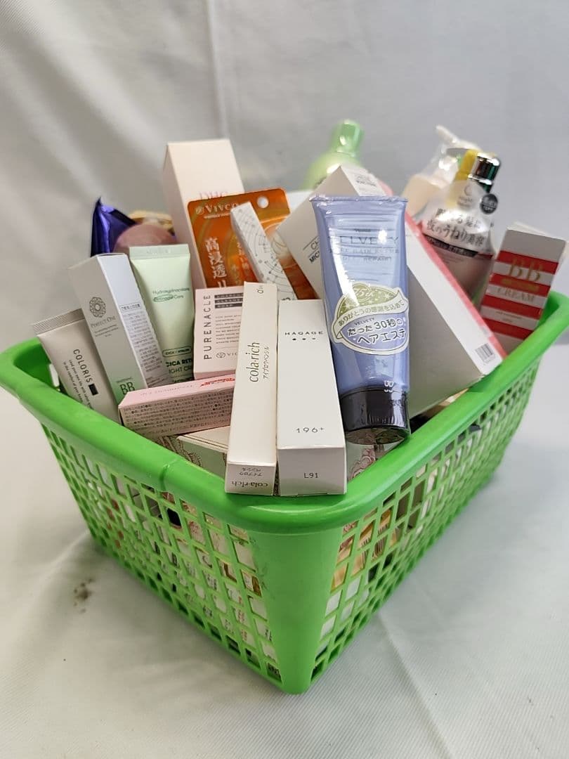 新品未使用　化粧品など大量まとめ売り（基礎化粧 スキンケアヘアケアコスメその他）