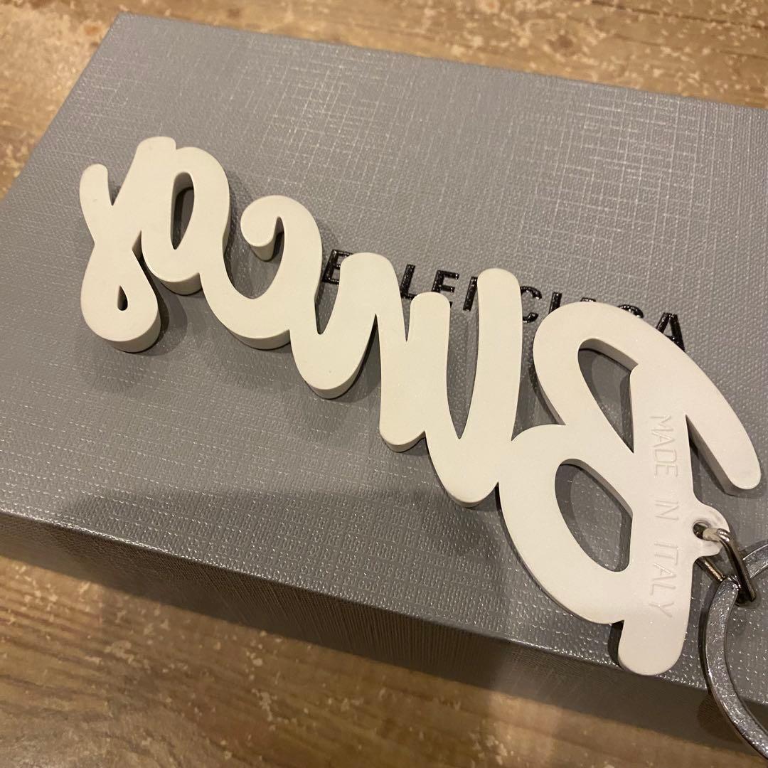 BALENCIAGA バレンシアガ　ロゴチャーム