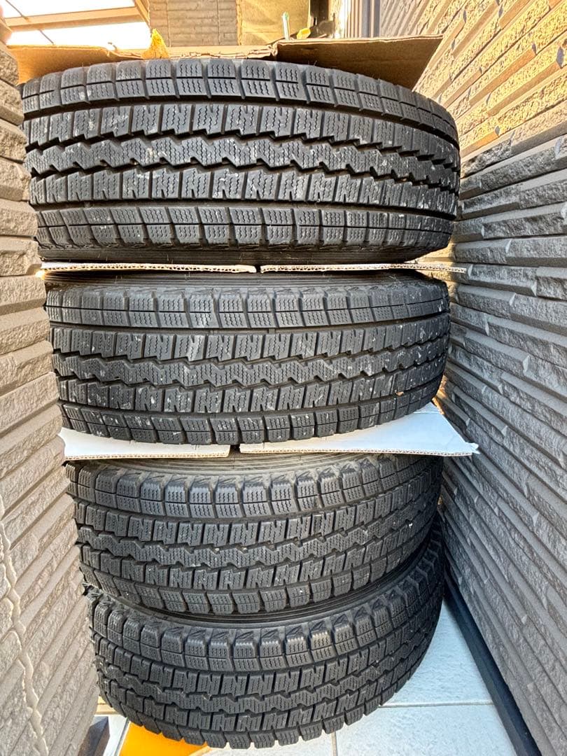 K*I様 ハイエース　スタッドレスホイールセット　4本