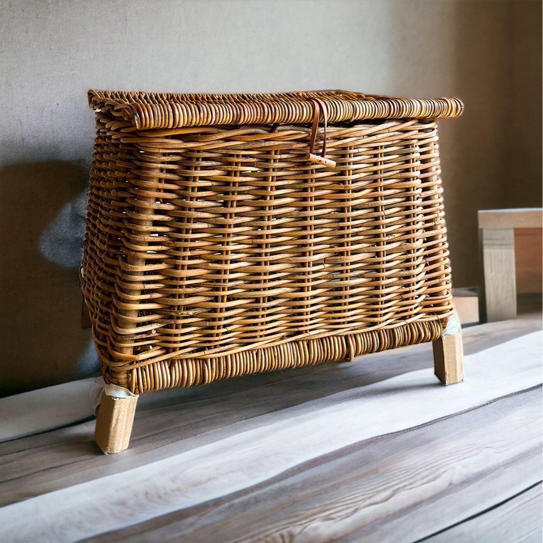 天然皮付き籐アラログ　インテリアバスケット　蓋付きバスケット　大きいかご