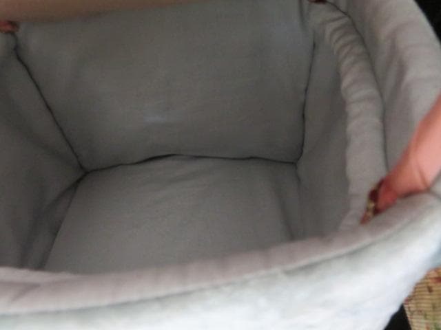 タイムセール2/9値下げ中　MANY　ウサギの小物入れ