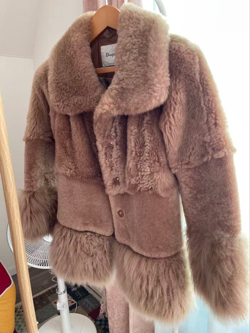 【ほぼ新品】GRACE CONTINENTAL　diagramファーハーフコート