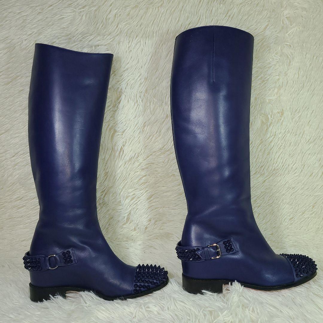 美品【クリスチャンルブタン】スタッズ　バックベルトロングブーツ　ネイビー