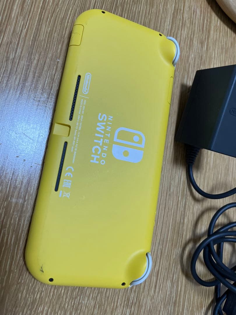 Nintendo Switch Lite イエロー 充電器付き【最終値下げ】