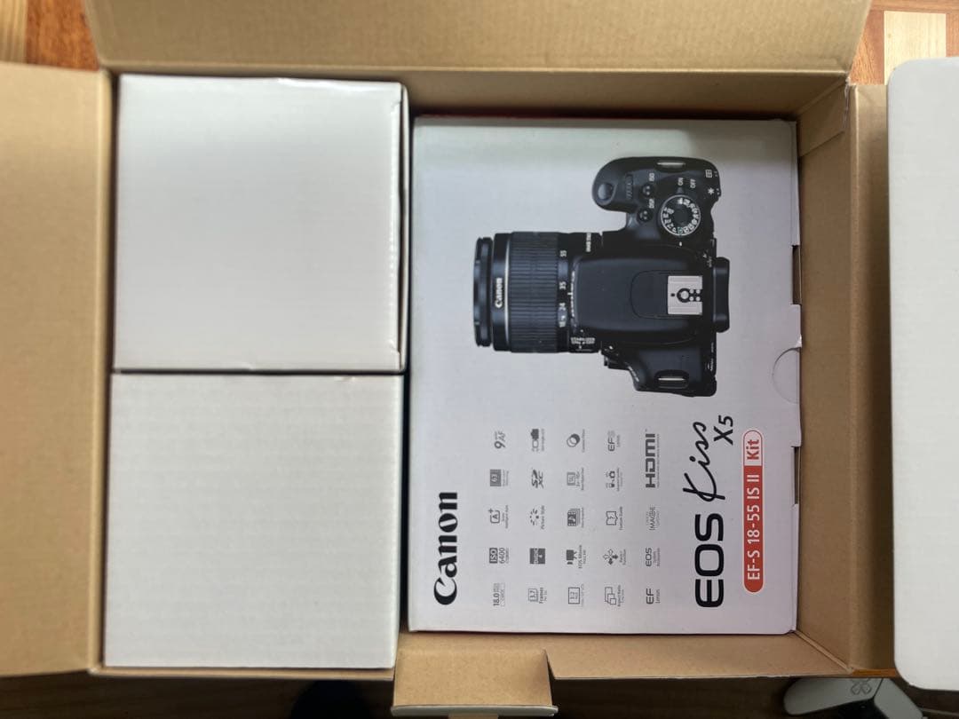 【極上品】EOS Kiss X5 ダブルズームキット　バッテリー３個付