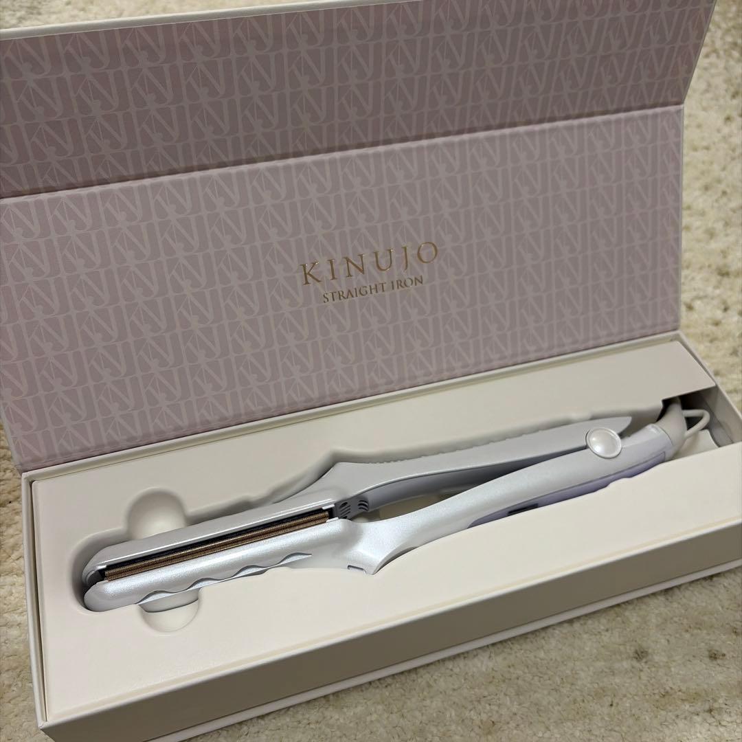 【ほぼ未使用】絹女 KINUJOストレートヘアアイロン　LM225ホワイト