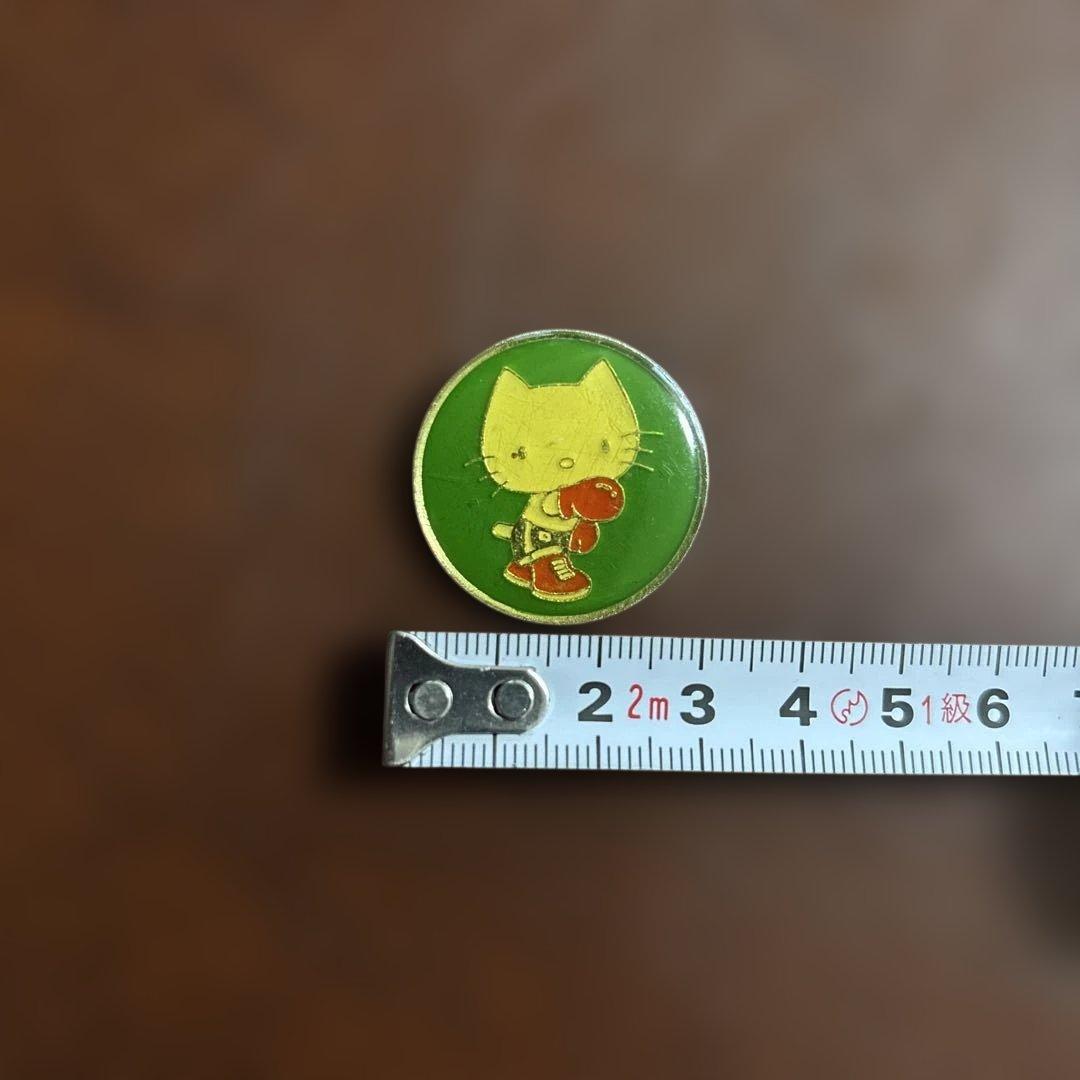 【希少】サンリオ 1980年製 キティちゃんピンバッジ