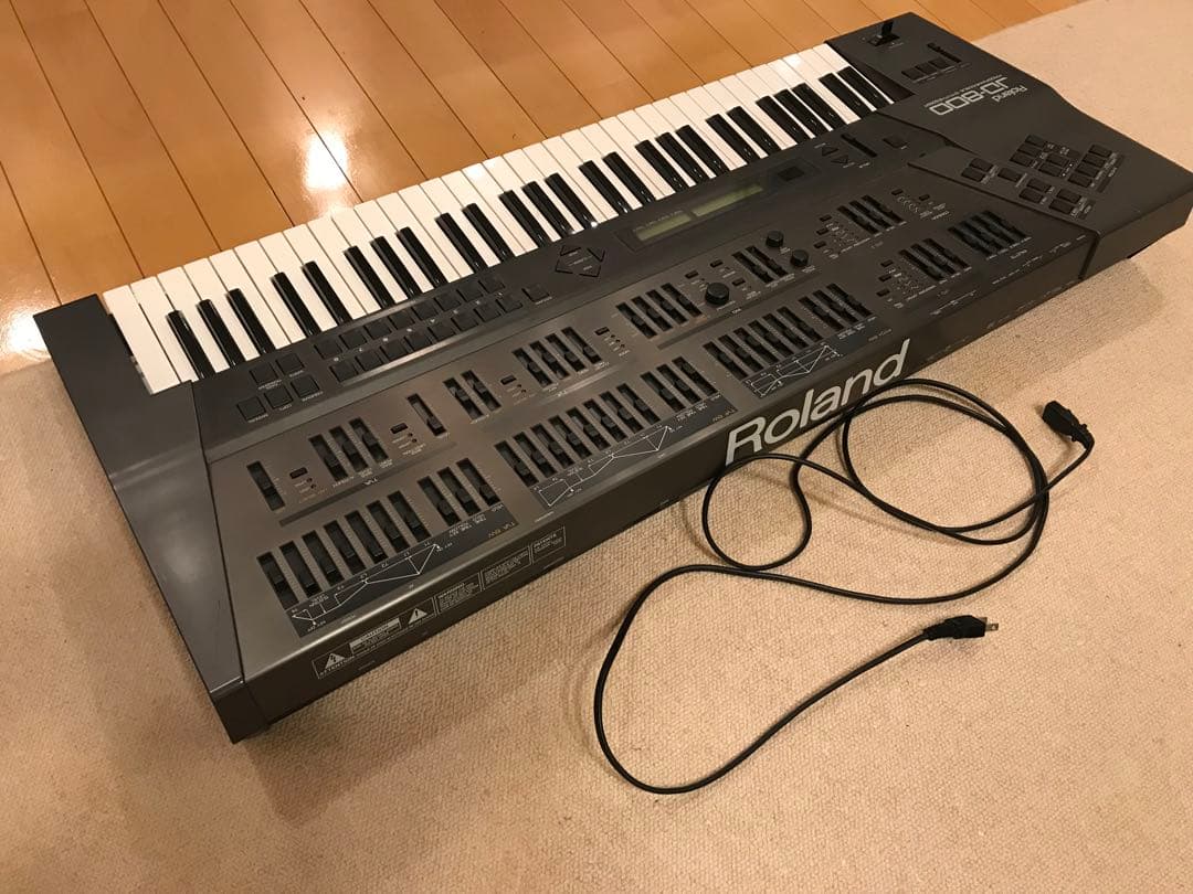 Roland JD-800 シンセサイザー 【動作確認済】