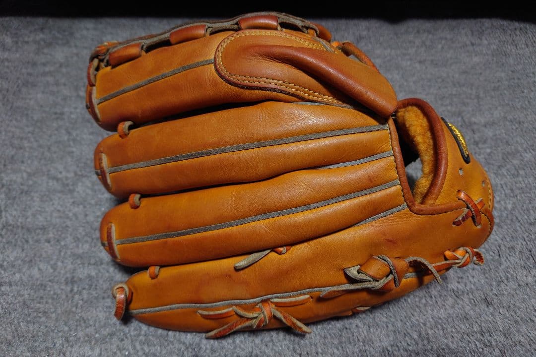 MIZUNO　硬式　投手用グローブ