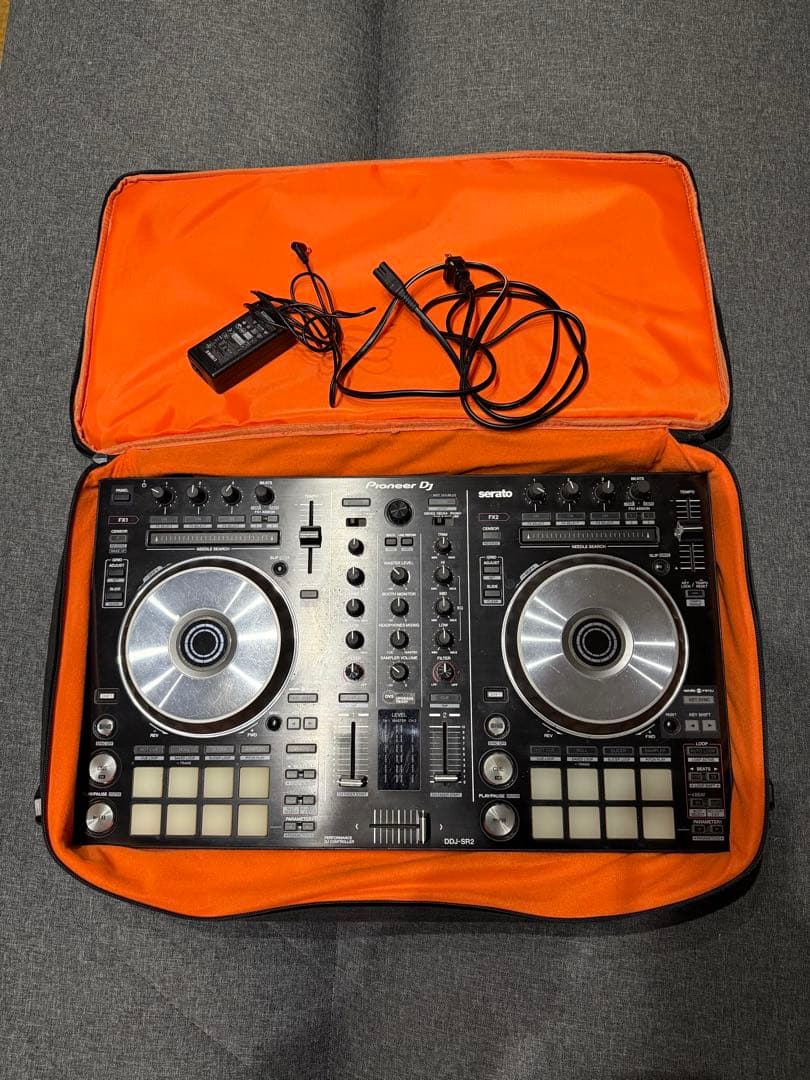 Pioneer DJ DDJ-SR2 コントローラー