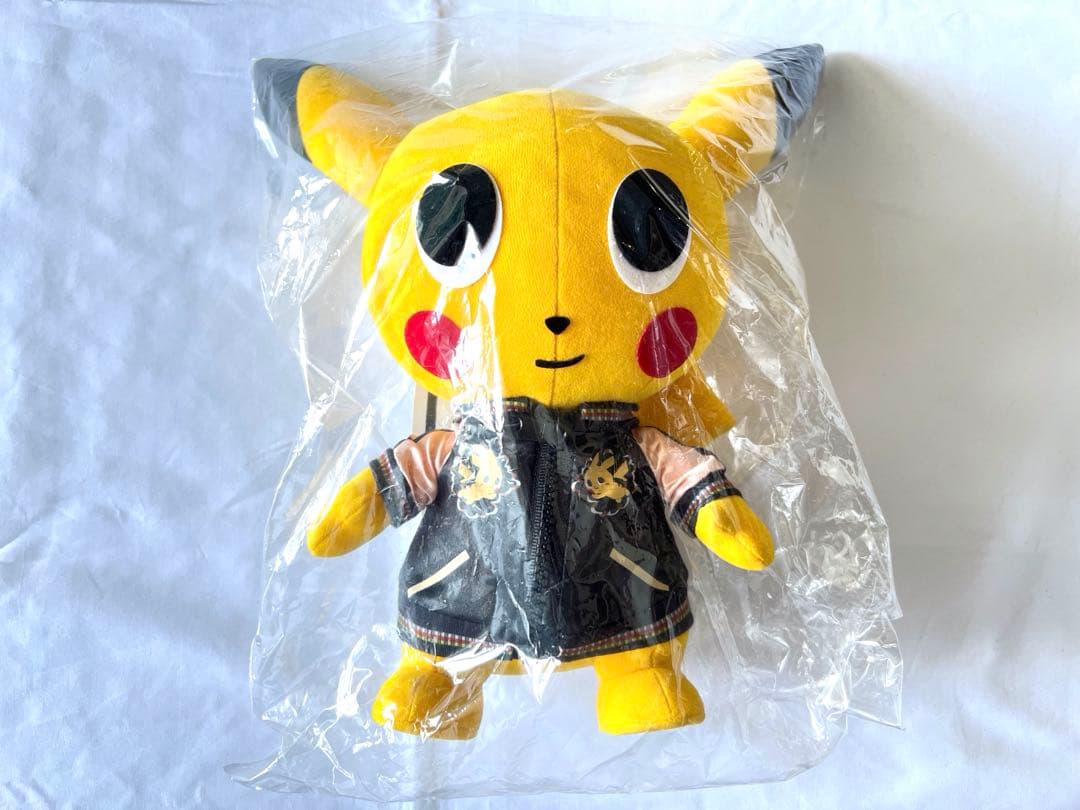 ポケモン　ピカチュウ　ぬいぐるみ