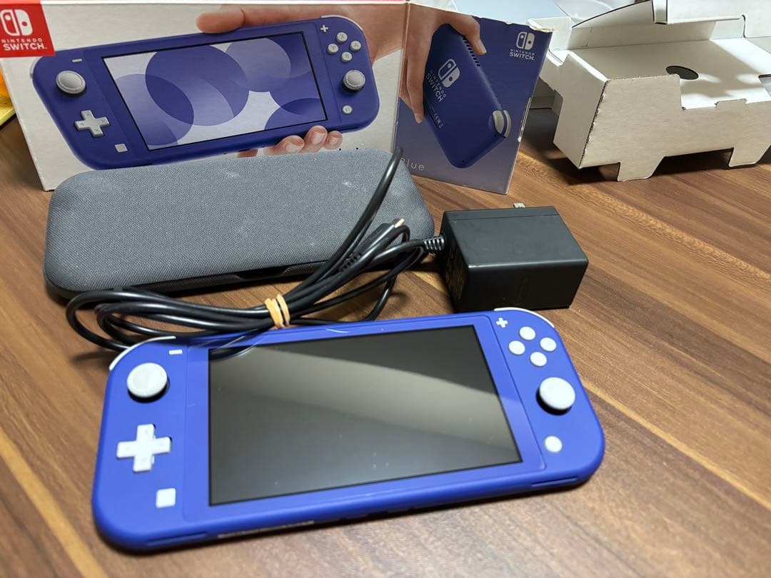 Nintendo Switch Lite ブルー 付属品有り 美品