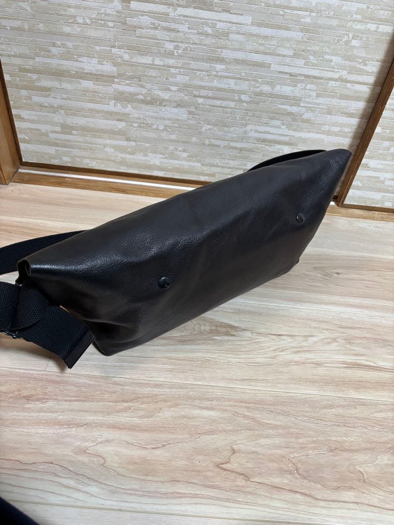 Uni＆co. メッセンジャーバッグ　オールレザー ブラック　黒　メンズ