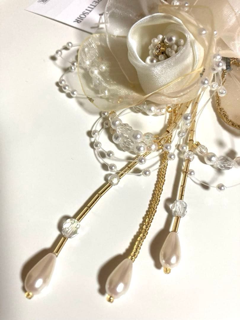 東京ソワール　PETITSOIR コサージュ ブローチオフホワイト色　新品未使用