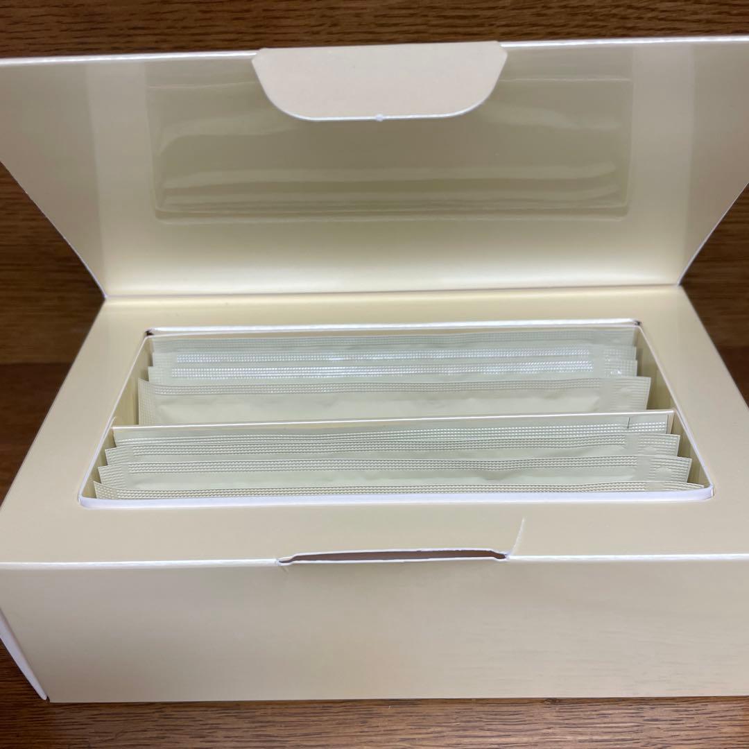 アールジーフュウチャージェネレーションスパークルジェルパック 8包