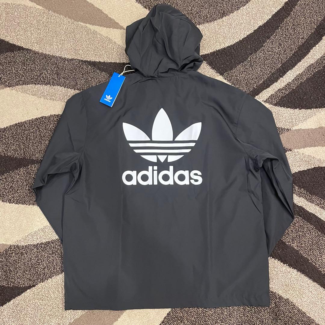 ★新品★アディダスオリジナルス 黒　ロゴ　バックプリント　フード　ジャケット
