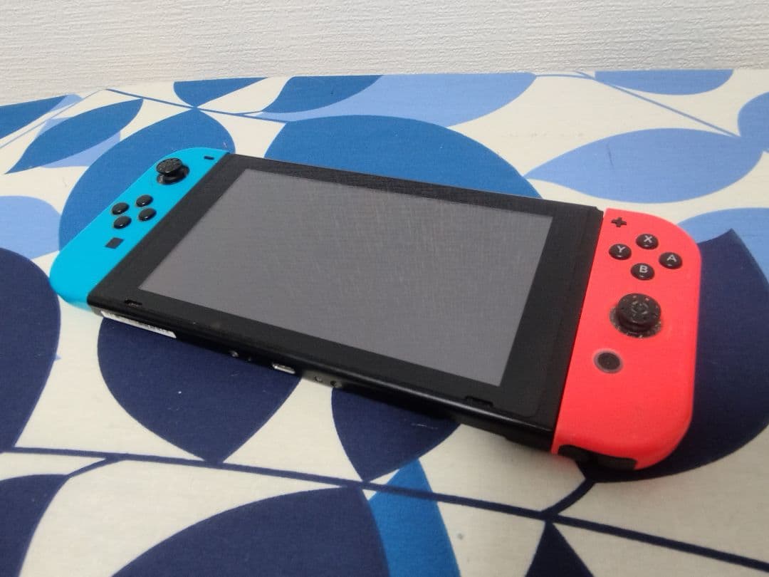 Nintendo Switch 本体 青と赤ジョイコン　ジャンク品